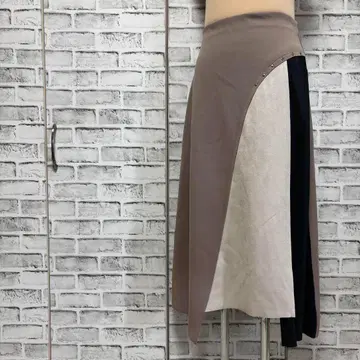 GALLARDA GALANTE 개럴개런트 플레어 스커트 이소재 F