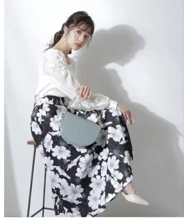 프로포션 바디 드레싱 플라워 플레어 스커트 꽃무늬 롱