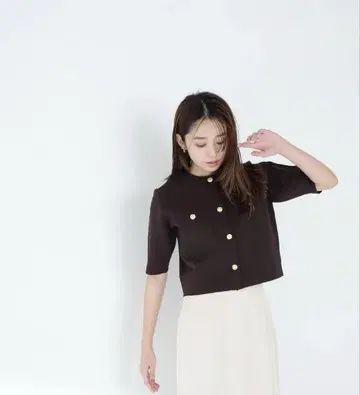 NATURAL BEAUTY BASIC 엠블럼 버튼 니트 자켓