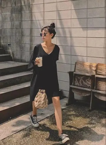 NINE9U 블랙 V 넥 미니 원피스 택 포함