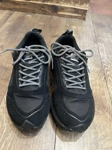 Danner Dry 블랙 스니커즈