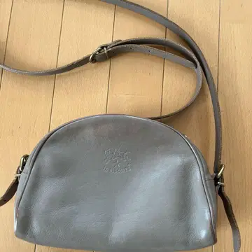 일루비손테 숄더백