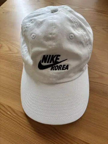 Nike 화이트 캡 한국 국기 포함
