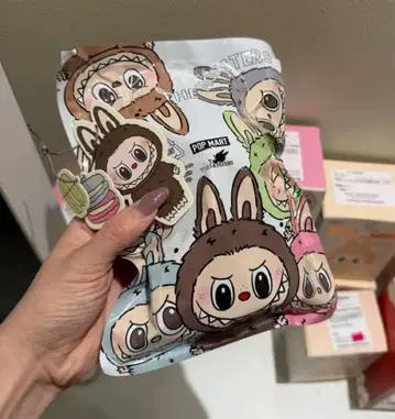 팝 마트 러브부 마카롱 시크릿 코코아 Labubu Cocoa