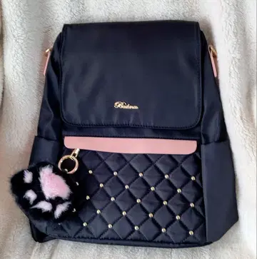 Radian 퀼팅 백팩 블랙과 핑크, 고양이 발 키링 포함