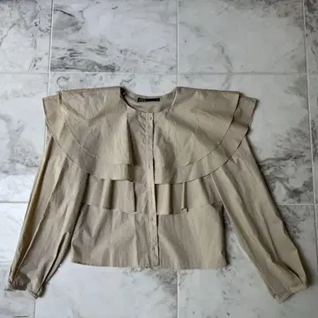 ZARA 프릴이 달린 노카라 자켓 베이지