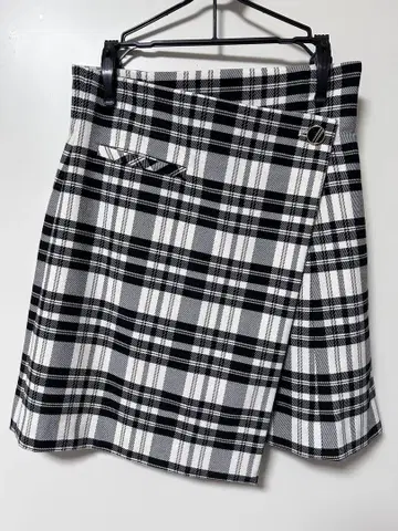 snidel 랩 디테일 미니 스커트 (White)
