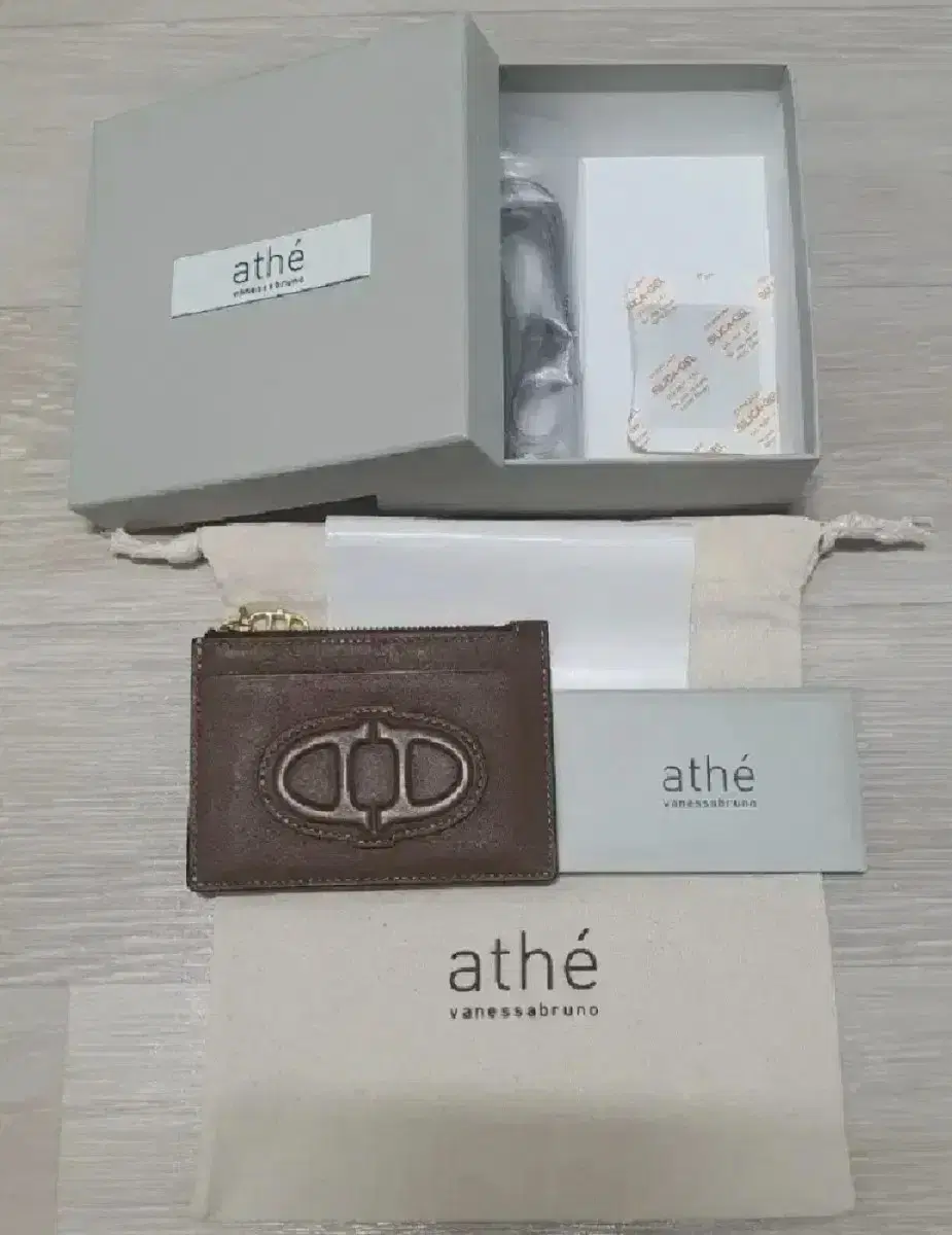 ATHE VANESSA BRUNO Women's Card Wallet (Brown)