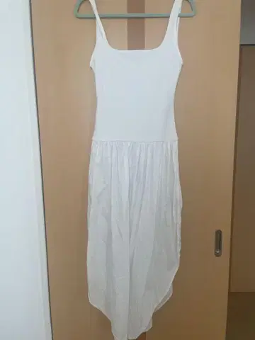 화이트 원피스