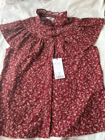 moussy 빨간색 꽃무늬 프릴 반팔 블라우스