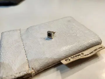 GARNI 오닉스 Square Pierce