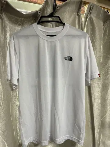 THE NORTH FACE 화이트 티셔츠