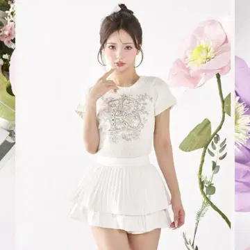 Darich 다리치 DR 비쥬 플라워 니트 탑 WHT