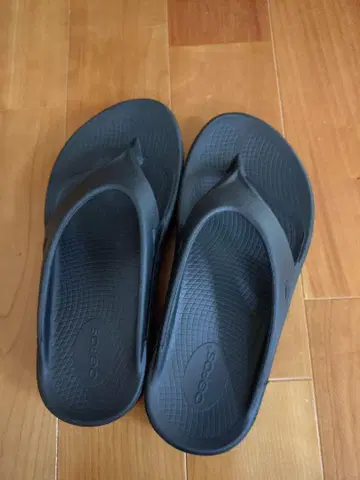 우포스 샌들