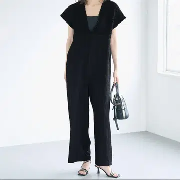 주름 셔링 V 넥 올인원