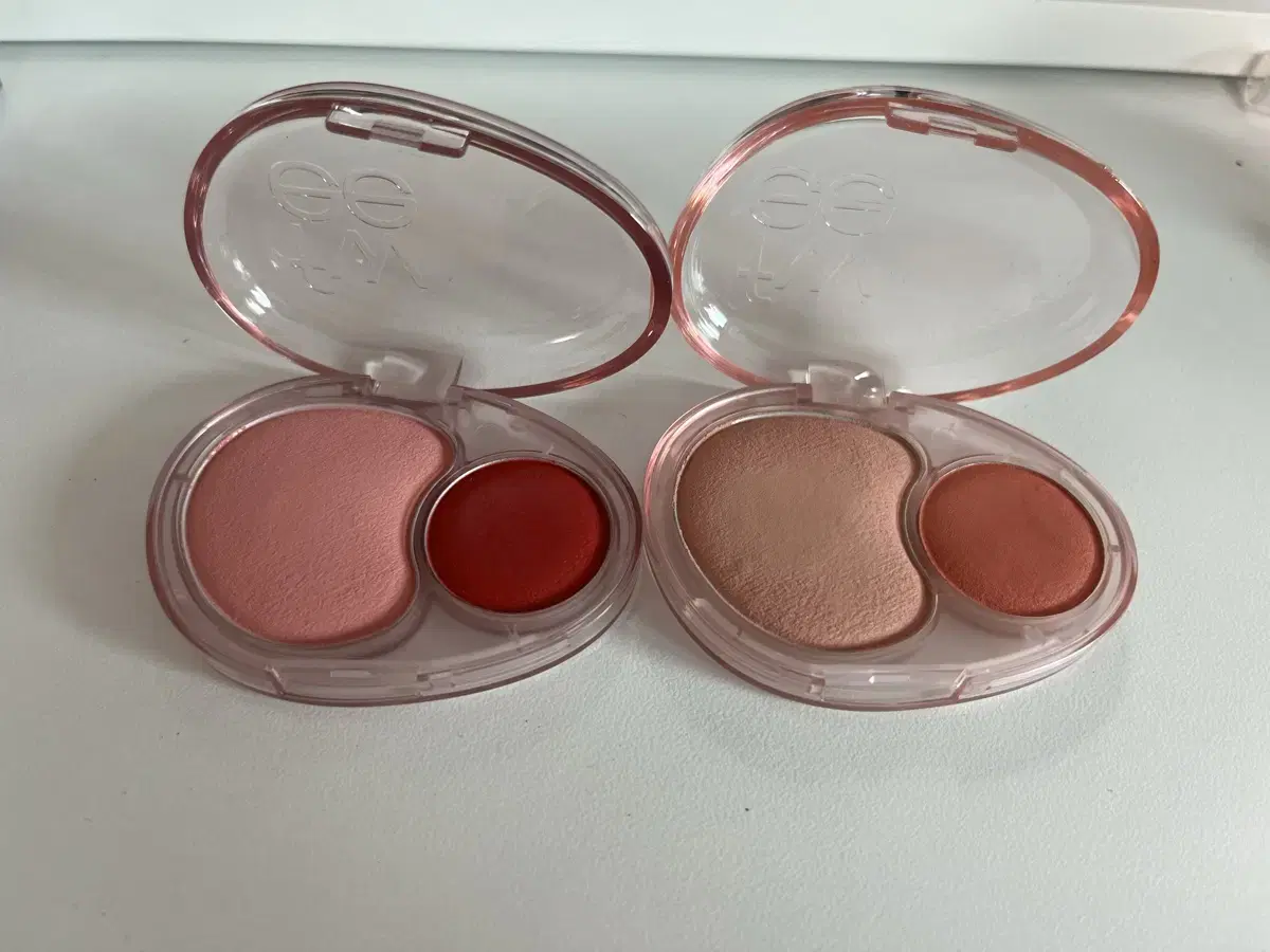 Feev Mellow Dual Blusher Baby Smile / Follow