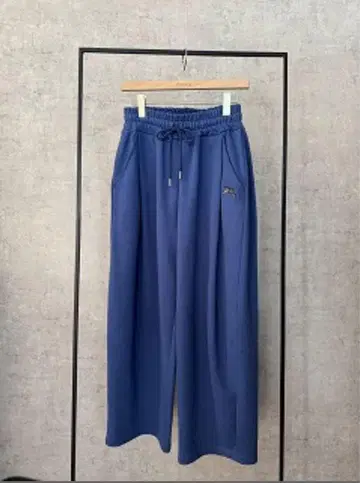 TRANOI 트라노이 TORA BARREL PANTS 블루