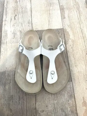 버켄스탁 기제 화이트 플립플랍