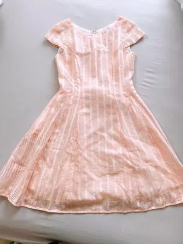 Maglie 스트라이프 A 라인 원피스 반팔