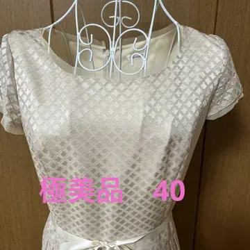 베이지 다이아몬드 패턴 무릎 기장 원피스 반팔 레이스