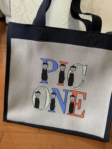 피코네 토트백