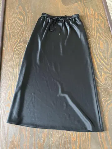 PLST 플라스테 블랙 새틴풍 롱 스커트 M