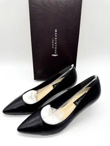 새상품 매킨토시 스틸레토 펌프스 블랙 24cm