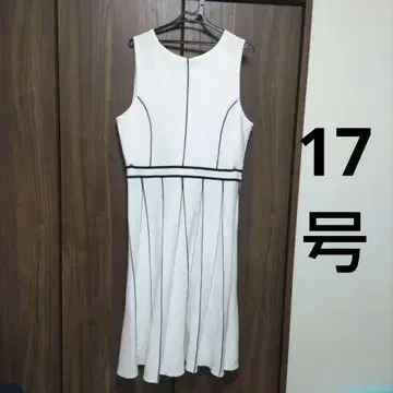 마리엘 카세트 화이트 슬리브리스 원피스 사이즈 17
