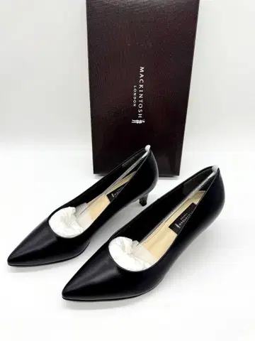 새상품 매킨토시 스틸레토 펌프스 블랙 23.5cm