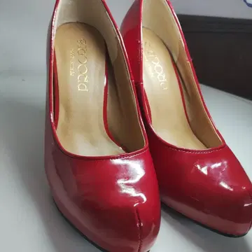 힐 빨간색 펌프스 레드