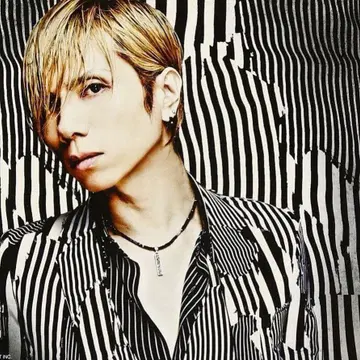 Acid Black Cherry yasu 착용 모델 아라베스크 목걸이