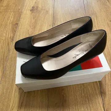 긴자 카네마츠 블랙 펌프스 24cm
