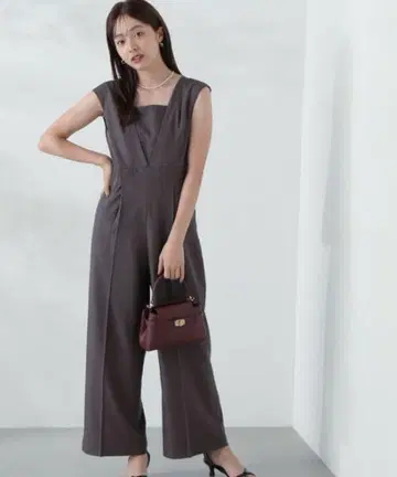 PROPORTION BODY DRESSING 슬리브리스 올인원