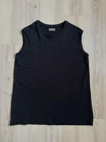 WIRROW 슬리브리스 티셔츠 블랙