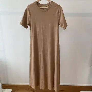 베이지 반팔 티셔츠 원피스 롱
