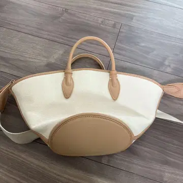 자라 숄더백 베이지