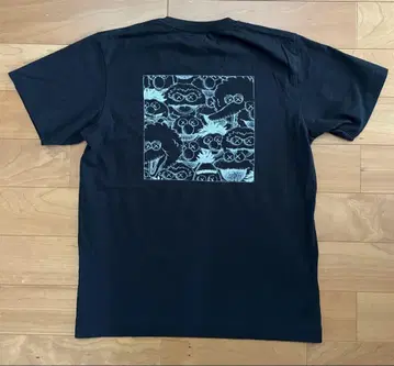 무료배송 레어 새상품 택 포함 유니클로 KAWS 세서미 스트릿 티셔츠