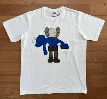 무료배송 레어 새상품 택 포함 유니클로 KAWS 캐릭터 티셔츠 XL