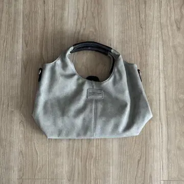 B.FIELD 핸드백 그레이