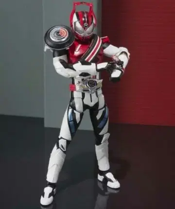 6/21까지 S.H.Figuarts 가면라이더 드라이브 타입 데드 히트
