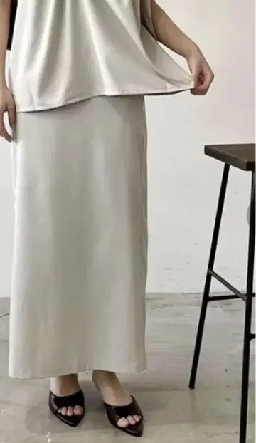 헤더 에스테르 트윌 내로우 스커트 아이보리 \esica 같은 형태