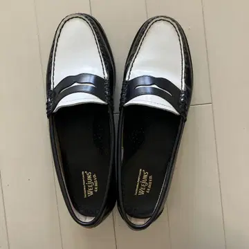WEIJUN'S 가죽 로퍼 화이트 블랙