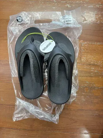 OOFOS 리커버리 샌들 블랙