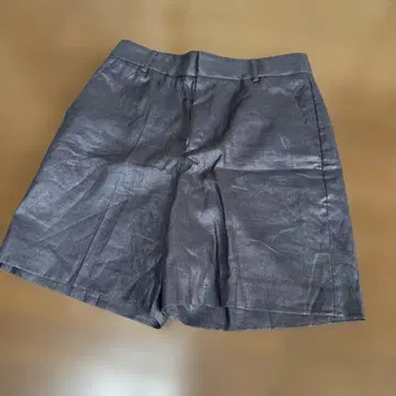 새상품 23구 네이비 컬러 숏팬츠
