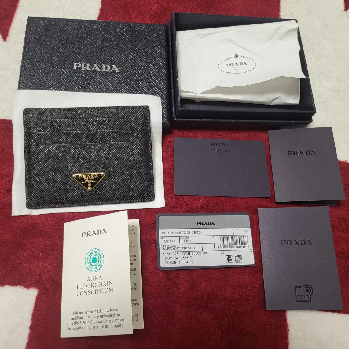 Prada card wallet 1mc025 #오거나이저,#아코디언,#명함지갑,#코인지갑 on Bunjang Global Site.