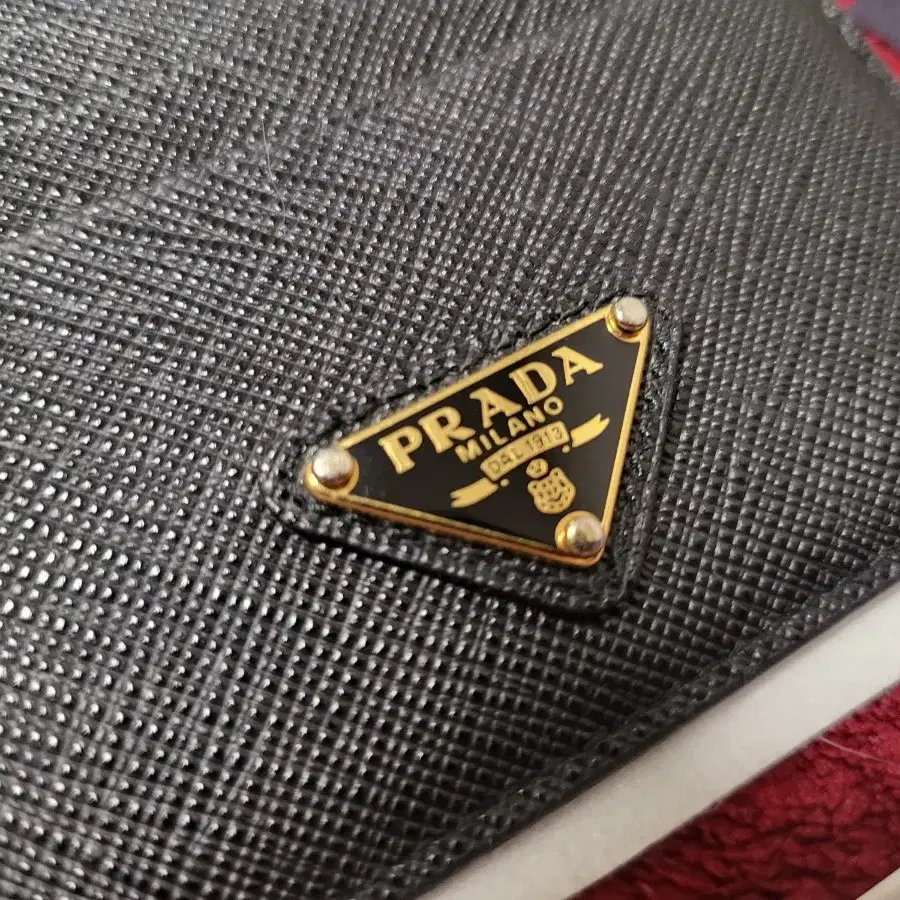 Prada card wallet 1mc025 #오거나이저,#아코디언,#명함지갑,#코인지갑 on Bunjang Global Site.