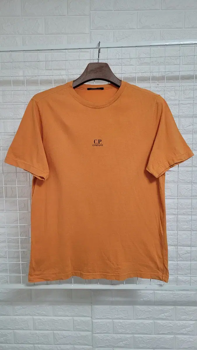 [100] CP Company Orange Center Logo Back Logo Detail 100% Cotton Short Sleeve L