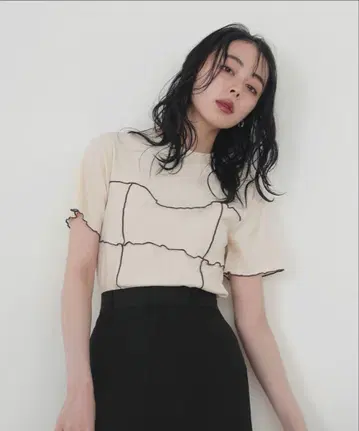 LIAN 멜로 뷔스티에 라인 티셔츠