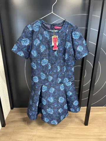 ANNA SUI 반팔 무릎 기장 원피스