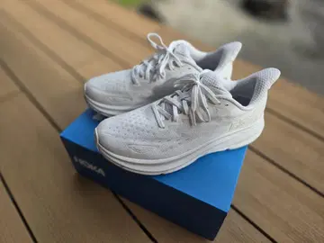 HOKA Clifton 9 화이트 26.5cm